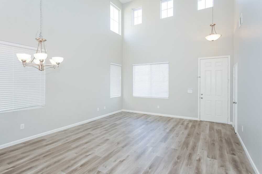 2405 Breckle Key Ave - Photo 5 of 17