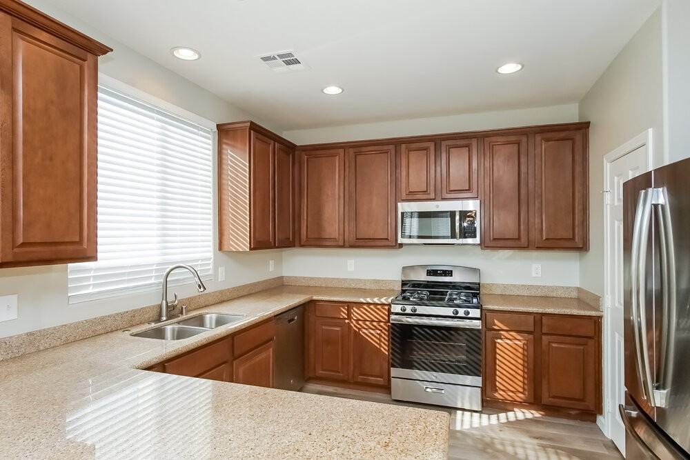 2405 Breckle Key Ave - Photo 7 of 17