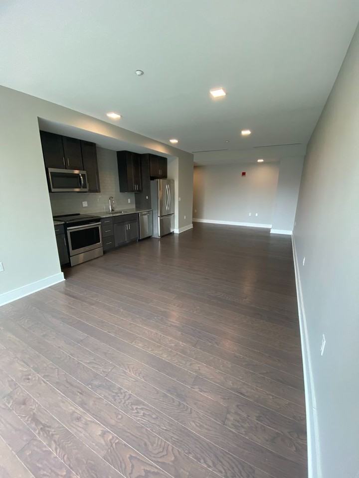 88 on Elm - Photo 3 of 37