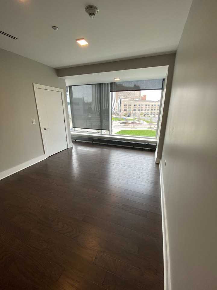 88 on Elm - Photo 7 of 37