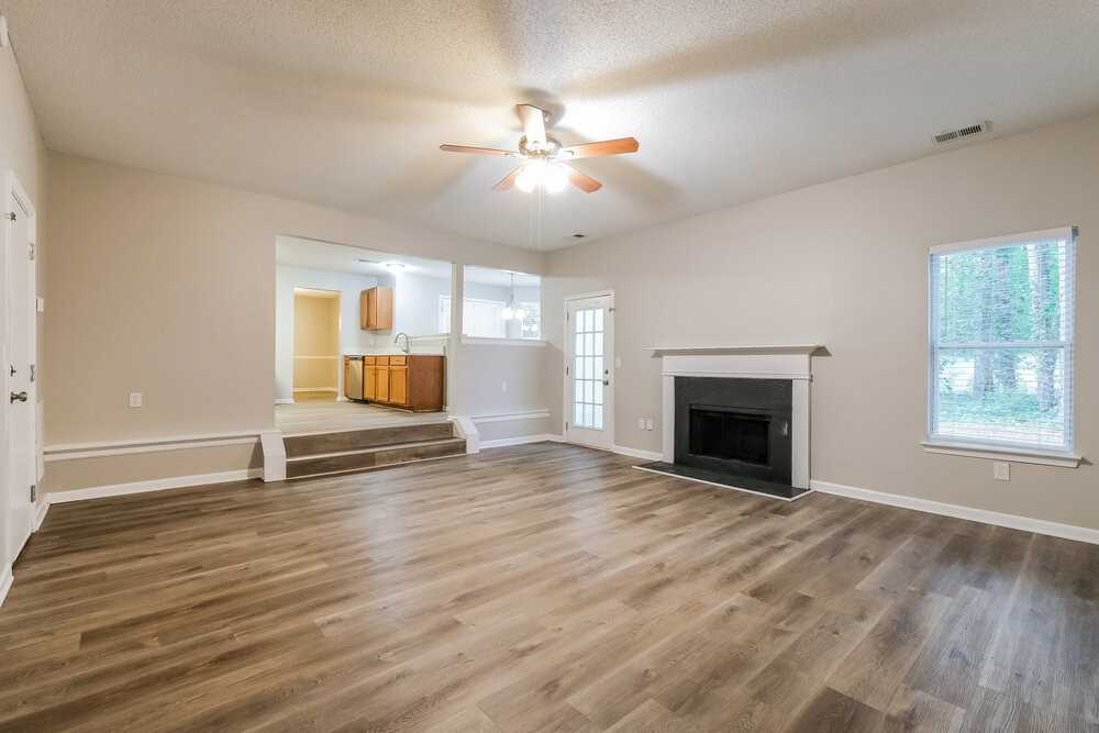146 Edison Dr - Photo 5 of 17