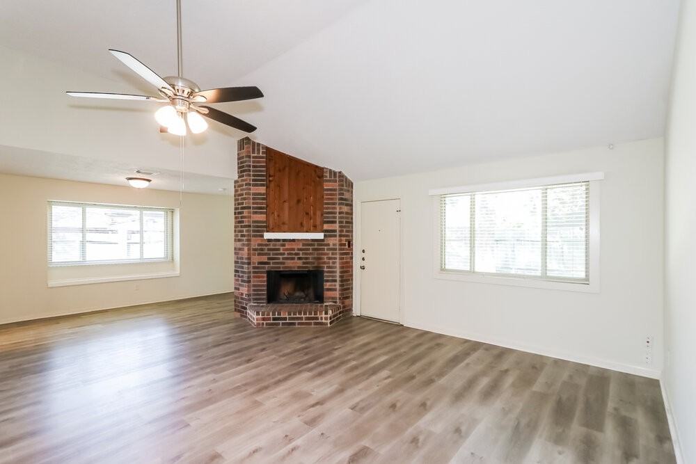 10810 Gusty Winds Ct - Photo 4 of 16