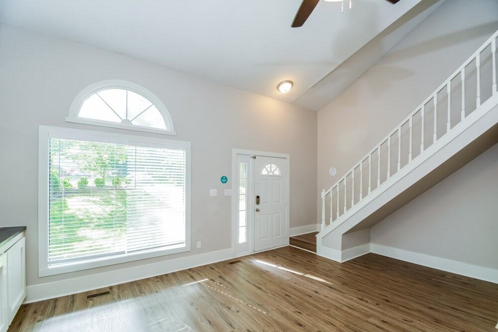 310 Berwick Ct - Photo 4 of 17