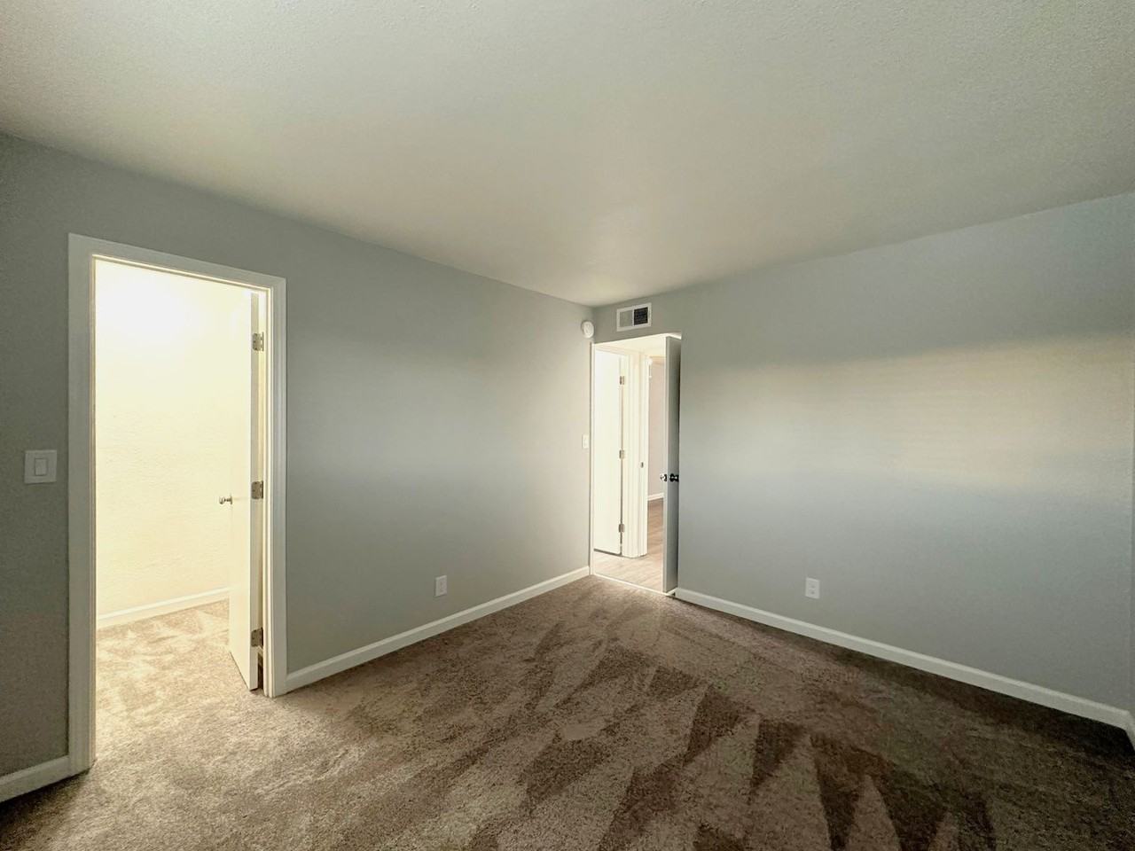 La Madera Apartments at 935 W. Swain Road - Photo 5 of 24