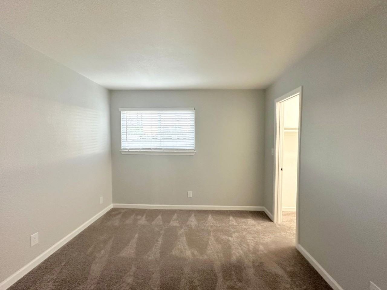 La Madera Apartments at 935 W. Swain Road - Photo 6 of 24