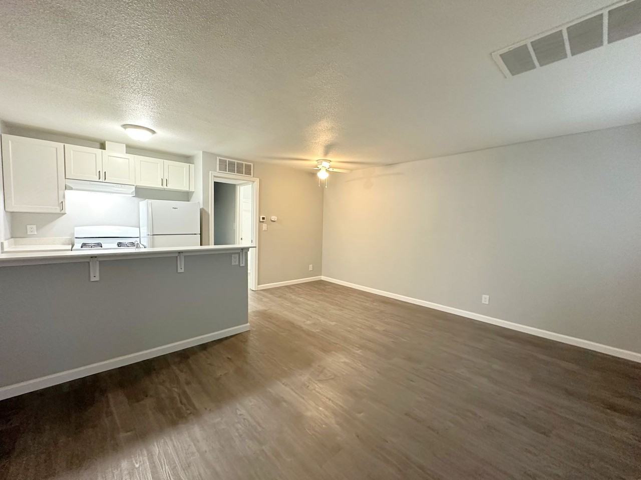 La Madera Apartments at 935 W. Swain Road - Photo 7 of 24