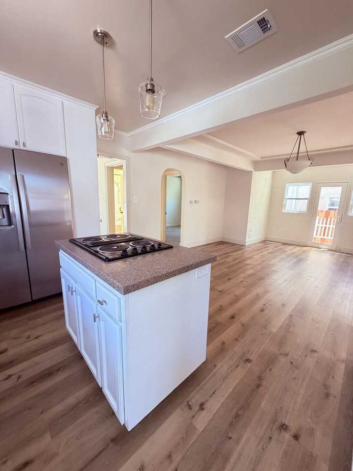 236 North Myers Street - Photo 5 of 29