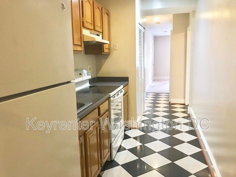 1700 W Virginia Ave Ne - Photo 4 of 27