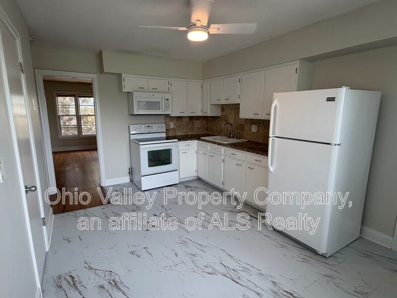 2910 Abigail Dr - Photo 2 of 8