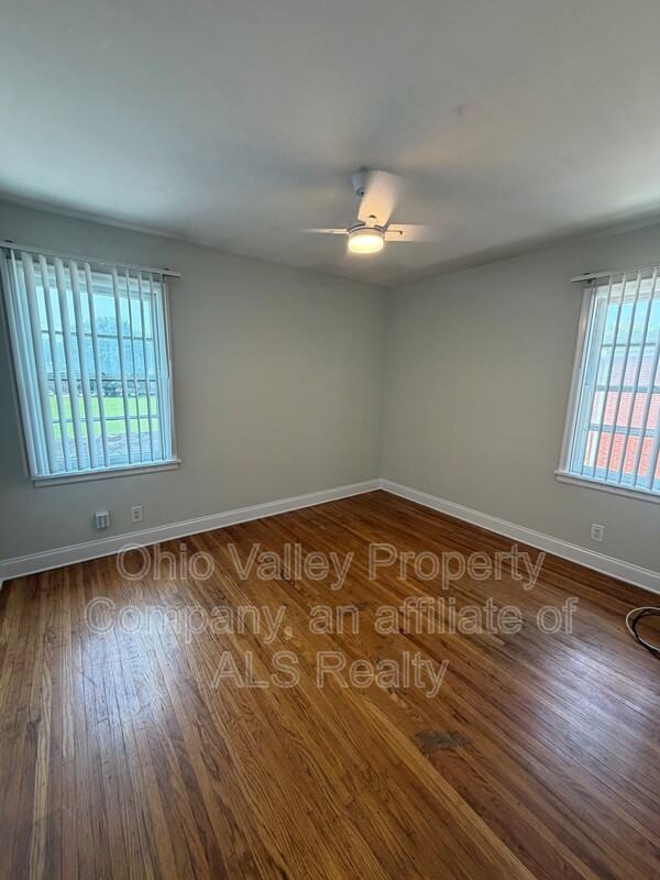 2910 Abigail Dr - Photo 4 of 8