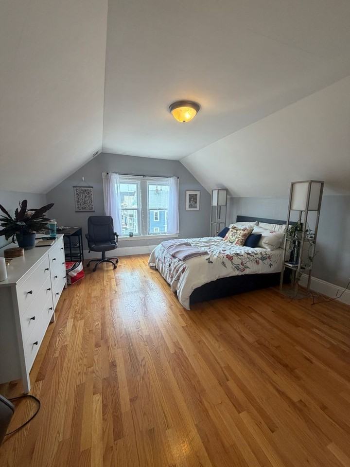 122 Calumet St - Photo 4 of 13