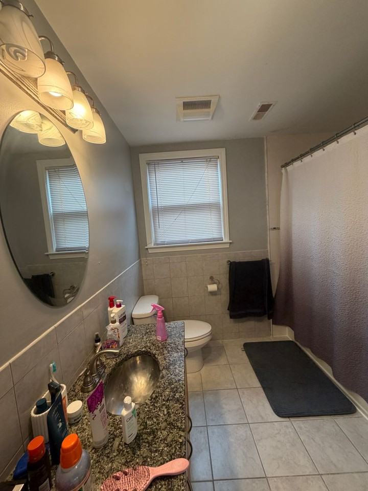 122 Calumet St - Photo 6 of 13