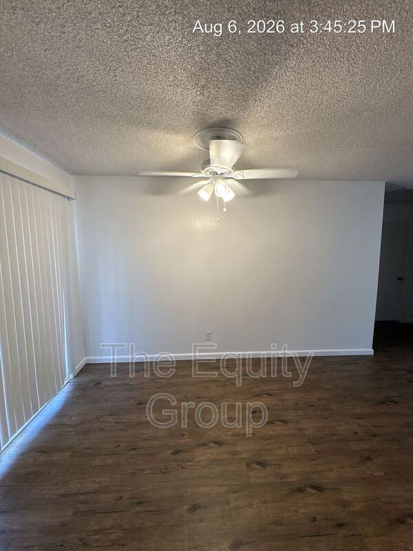907 S Demaree St - Photo 7 of 15