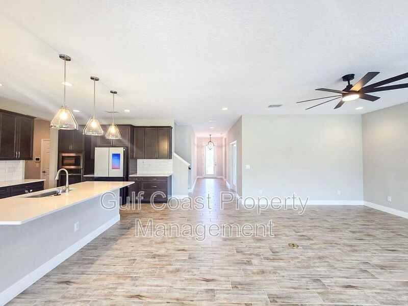 12664 Oak Hill Way - Photo 4 of 42