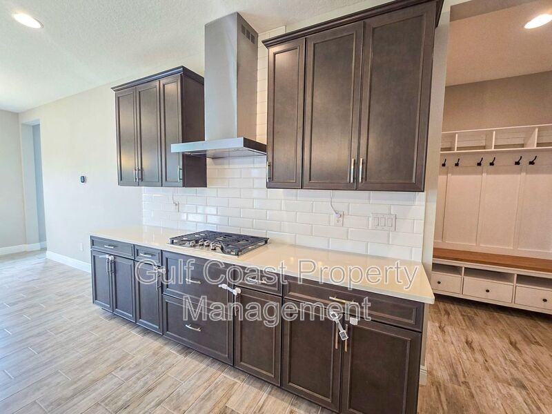 12664 Oak Hill Way - Photo 6 of 42