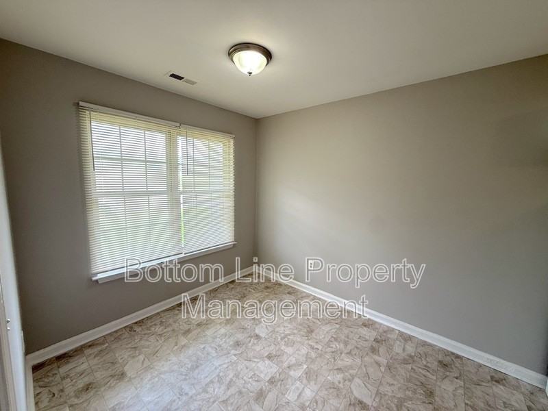 5503 Windy Valley Dr - Photo 4 of 16
