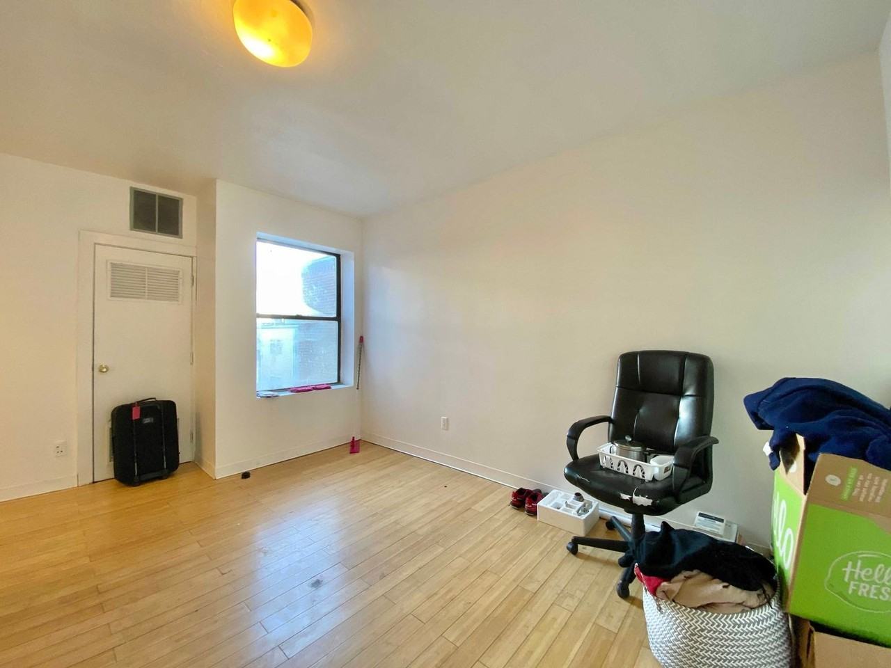 243 Harvard Ave - Photo 3 of 14