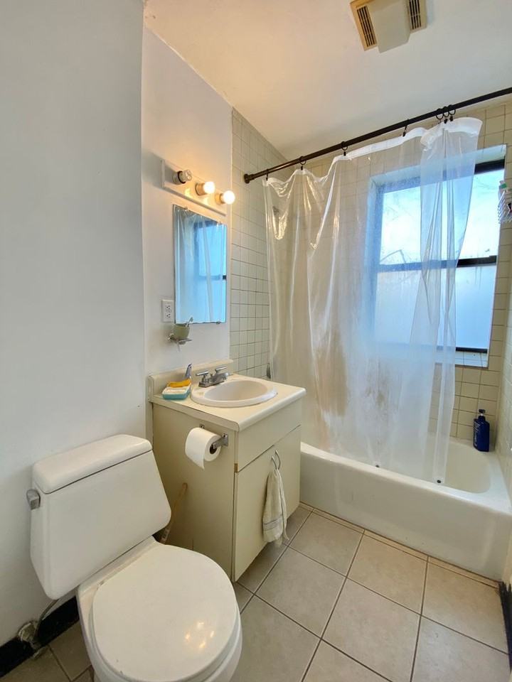 243 Harvard Ave - Photo 4 of 14