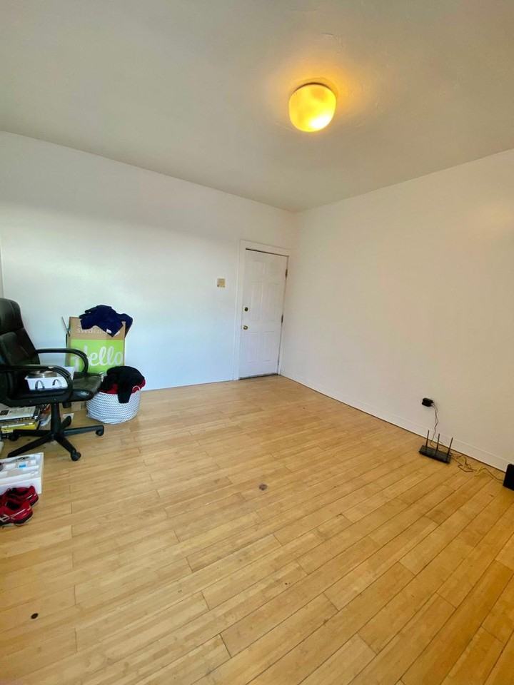 243 Harvard Ave - Photo 5 of 14
