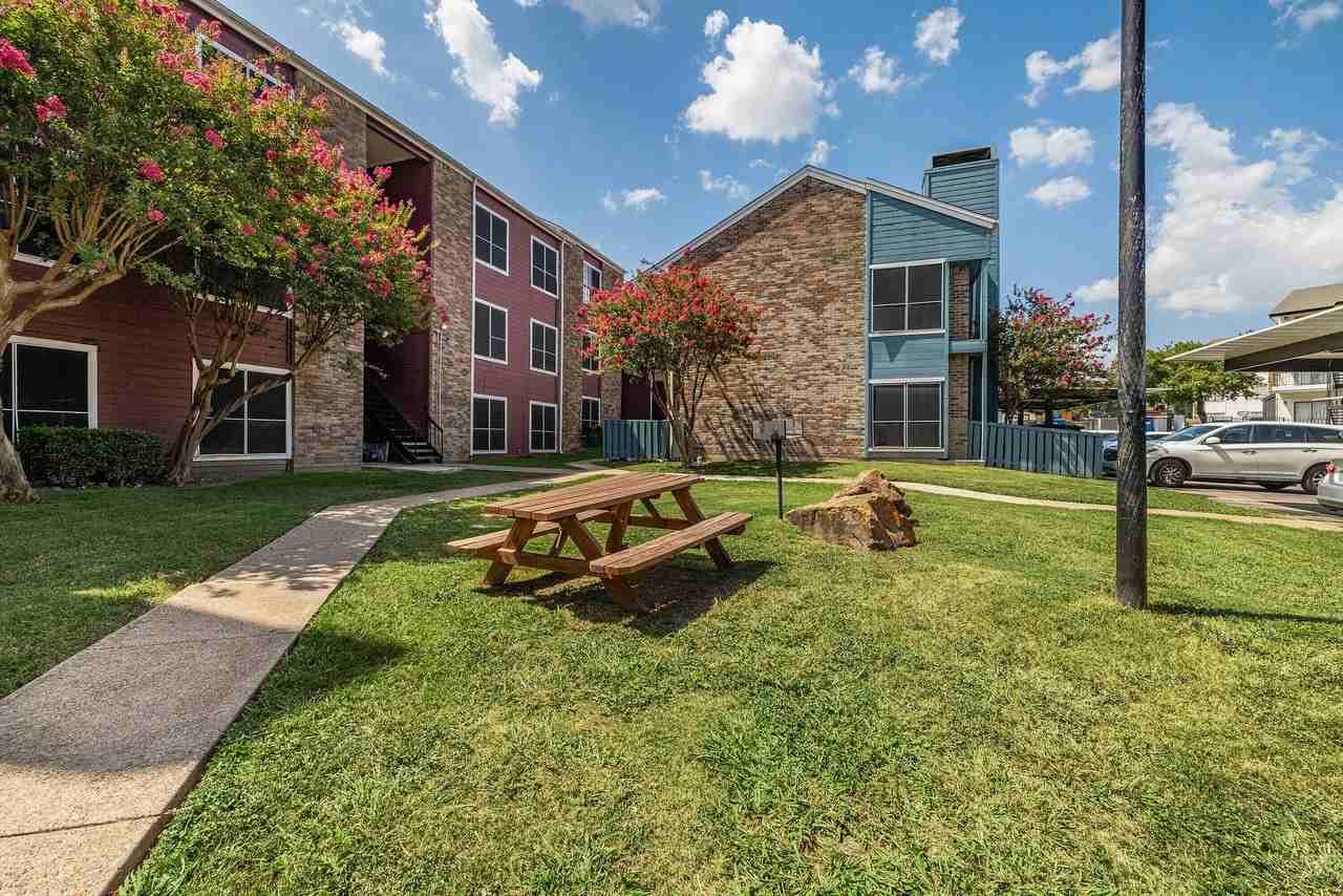 Prime at Lake Highlands - Photo 7 of 30