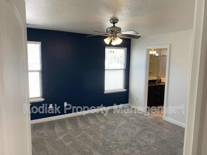312 Greenwich Dr - Photo 6 of 50