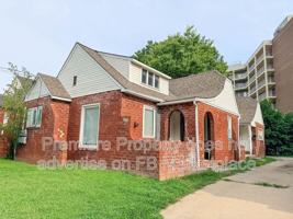 featured image of 514 1/2 W Walnut St