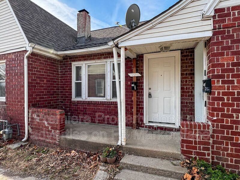 514 1/2 W Walnut St - Photo 2 of 11