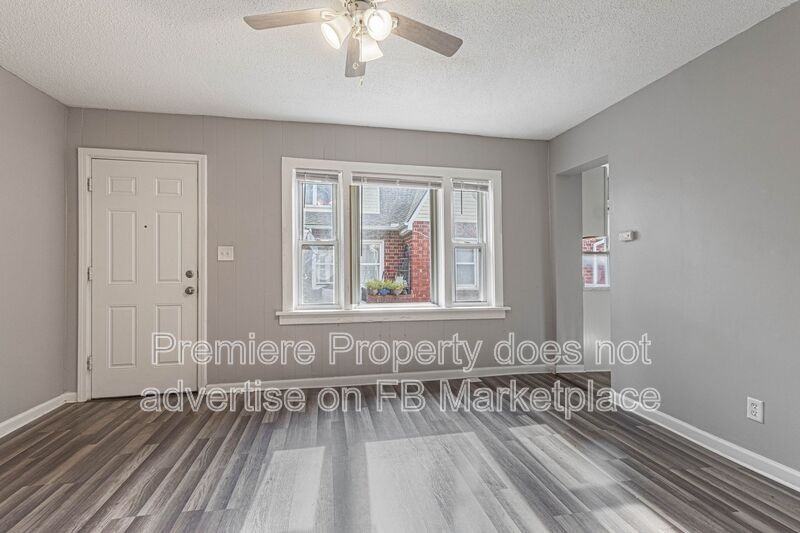 514 1/2 W Walnut St - Photo 3 of 11
