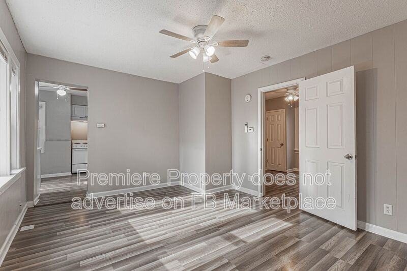 514 1/2 W Walnut St - Photo 4 of 11