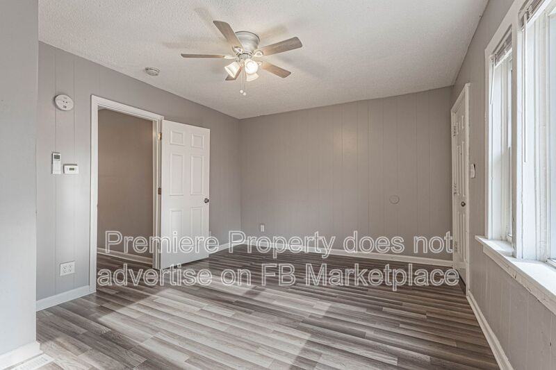 514 1/2 W Walnut St - Photo 5 of 11