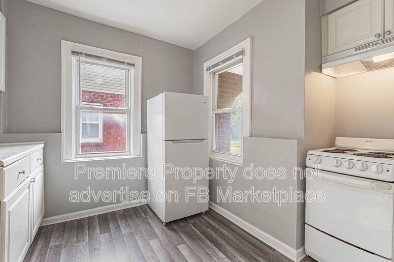 514 1/2 W Walnut St - Photo 7 of 11