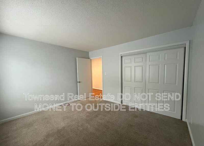 501 Cypress Trace Dr - Photo 3 of 20