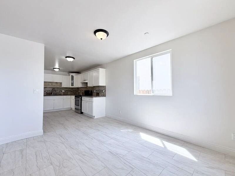1440 E 42nd St - Photo 7 of 20