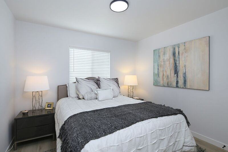 655 Ivy St #2 - Photo 6 of 7