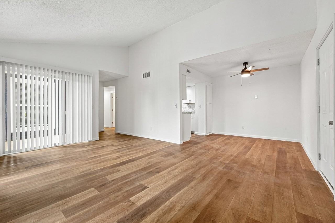 1900 Parkside Apartments - Photo 6 of 50
