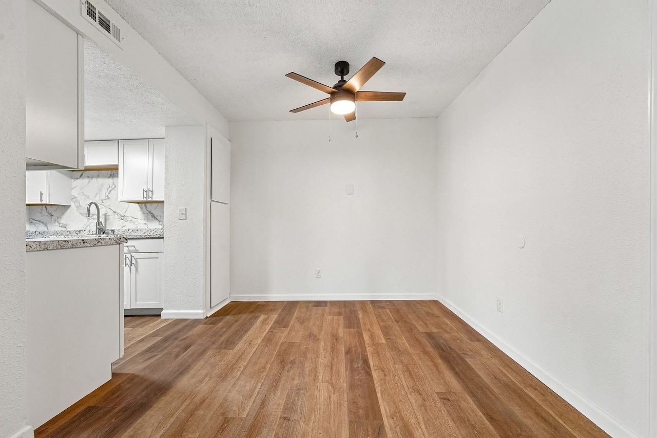 1900 Parkside Apartments - Photo 7 of 50