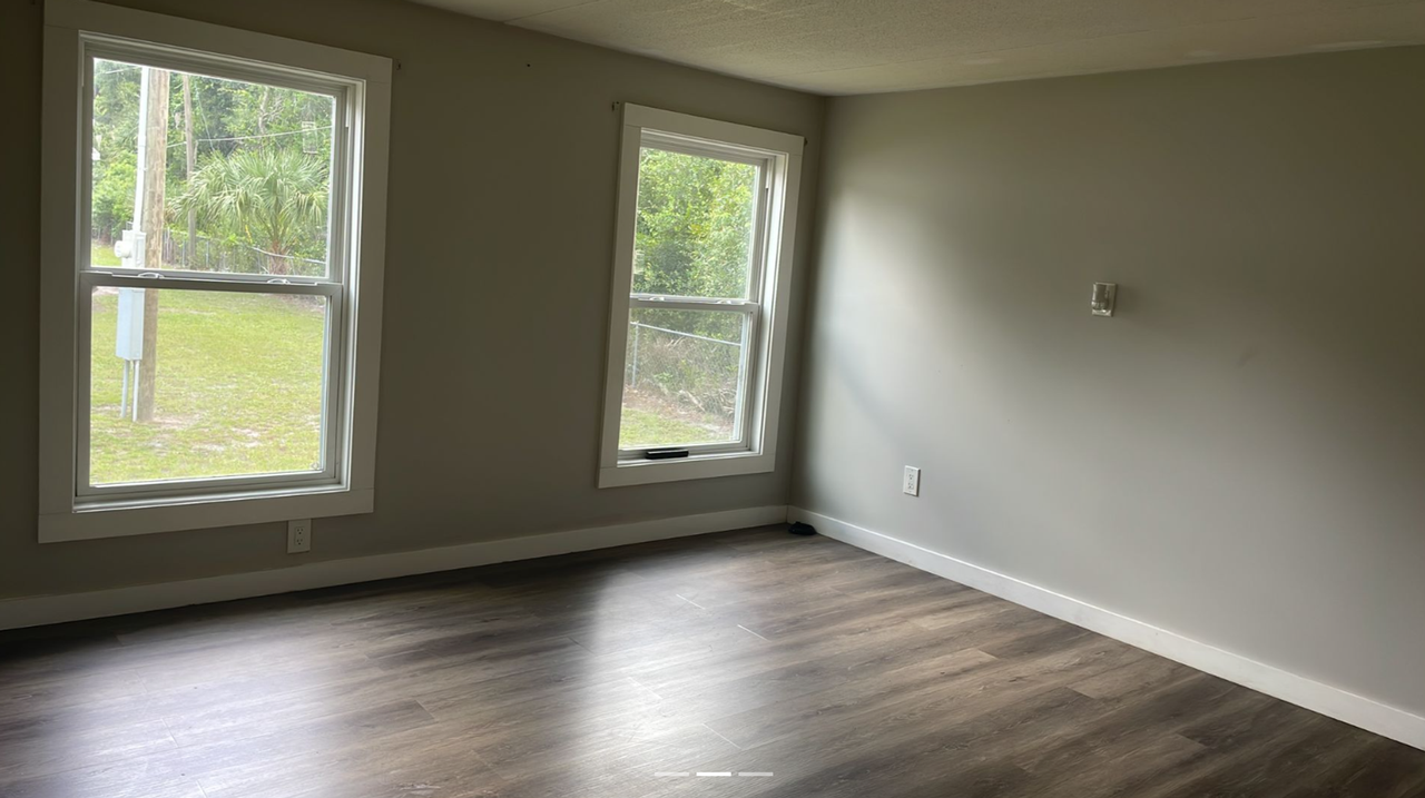 7017 Silver Lake Dr - Photo 4 of 8