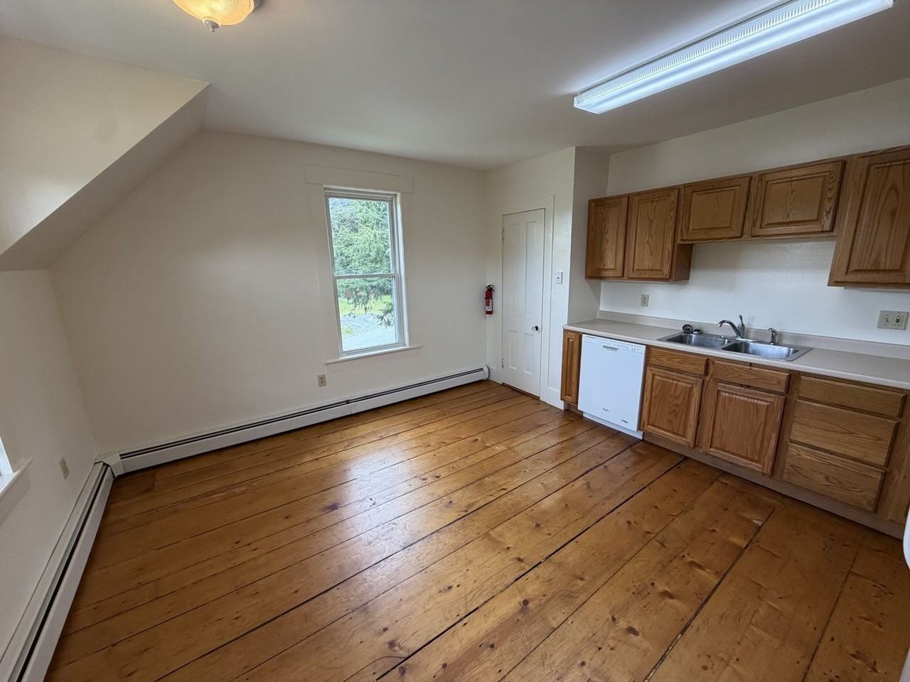 113 Lyme Rd - Photo 4 of 21