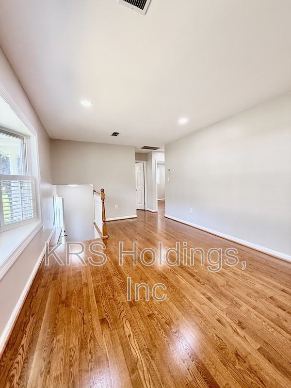 3931 Forestdale Ave - Photo 3 of 34