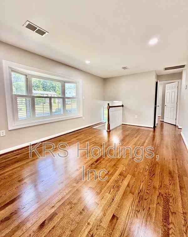 3931 Forestdale Ave - Photo 4 of 34