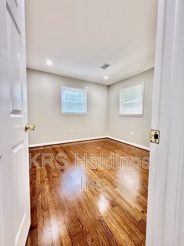 3931 Forestdale Ave - Photo 5 of 34