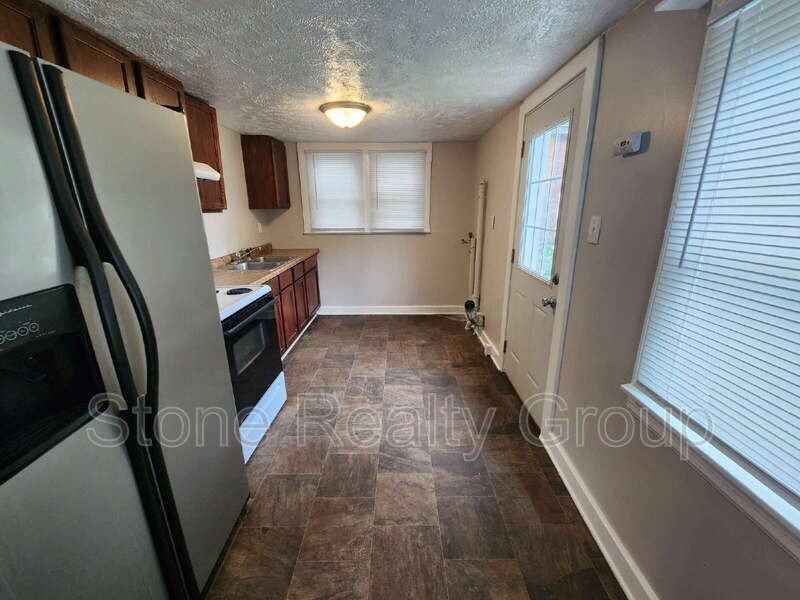 1040 7th Ave - Photo 4 of 7