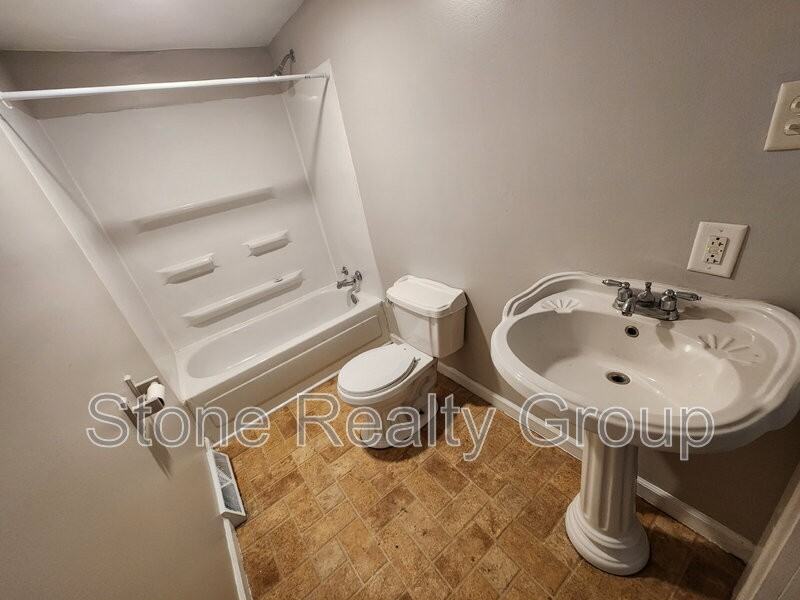 1040 7th Ave - Photo 7 of 7