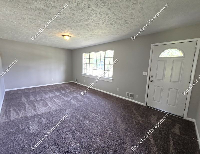 8834 Homewood Dr - Photo 2 of 17