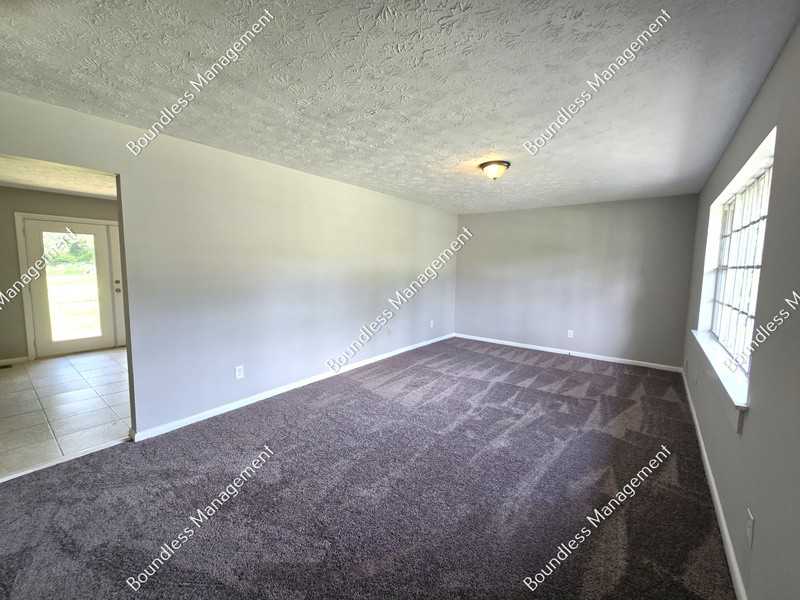 8834 Homewood Dr - Photo 3 of 17