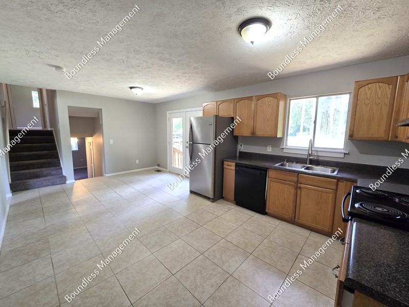 8834 Homewood Dr - Photo 6 of 17