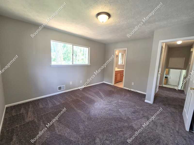 8834 Homewood Dr - Photo 7 of 17