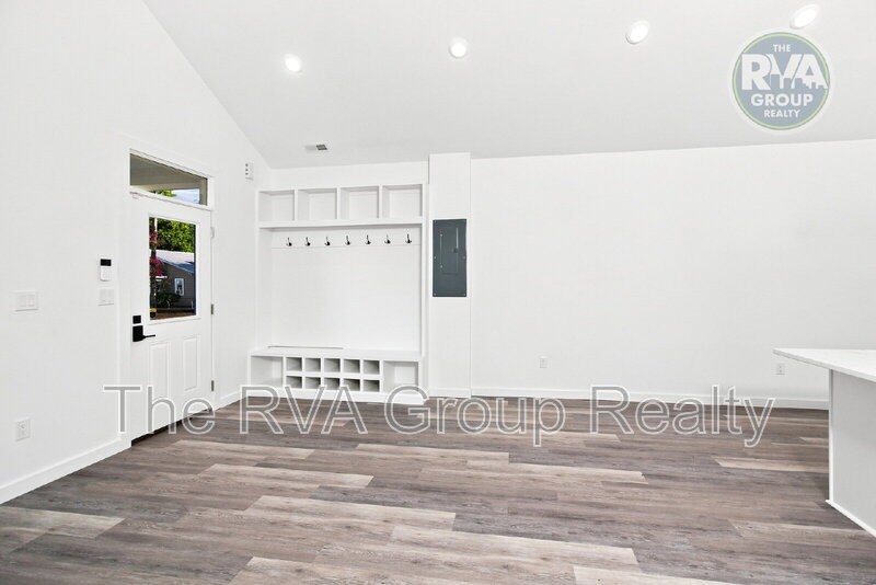 1609 Rogers St - Photo 5 of 21