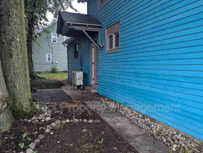 601 W Brackenridge St - Photo 3 of 22