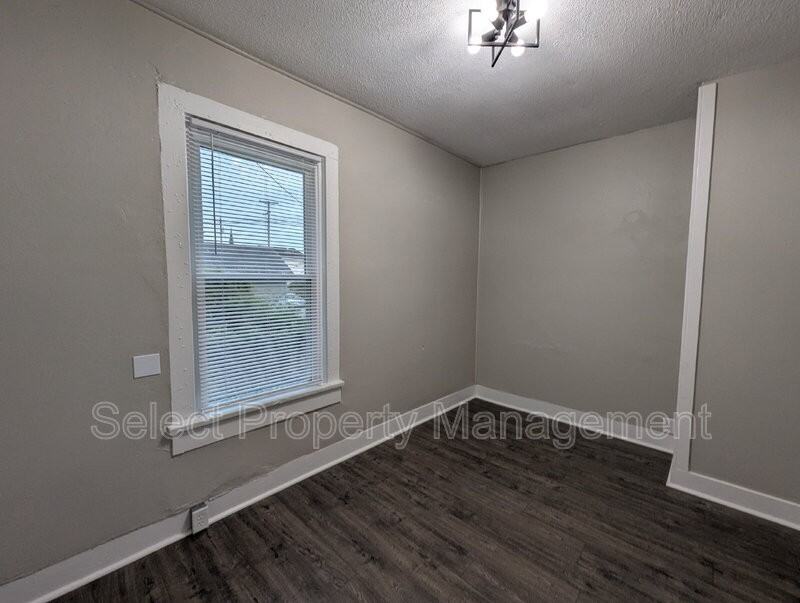 601 W Brackenridge St - Photo 7 of 22
